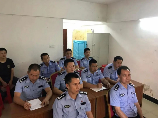 nEO_IMG_p5-民法典丨监狱警察的民法典宣传学习活动精彩不停！ .jpg