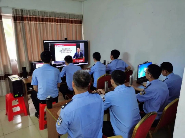 nEO_IMG_p4-民法典丨监狱警察的民法典宣传学习活动精彩不停！ .jpg