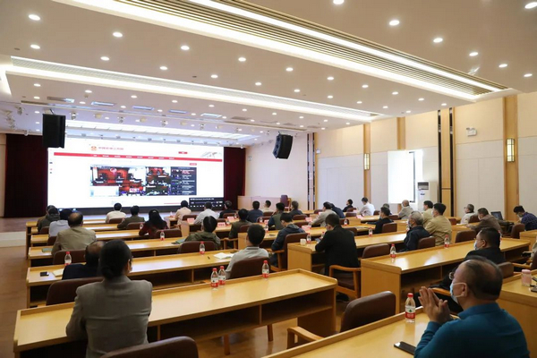 nEO_IMG_p10-广东组织开展领导干部和国家工作人员网络旁听庭审直播活动 .jpg
