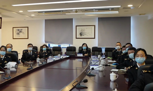 nEO_IMG_p11-广东组织开展领导干部和国家工作人员网络旁听庭审直播活动 .jpg