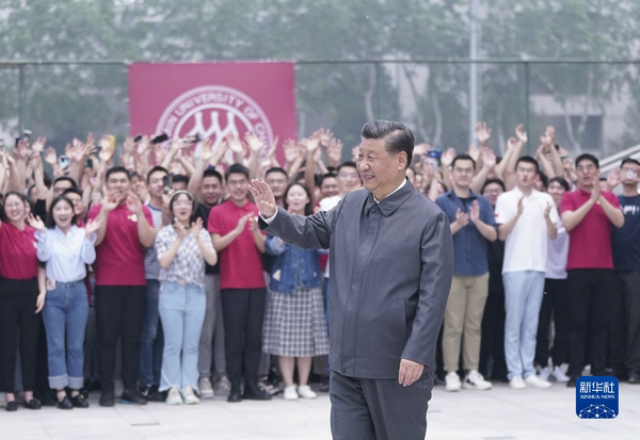 nEO_IMG_p9-习近平在中国人民大学考察时强调 坚持党的领导传承红色基因扎根中国大地 走出一条建设中国特色世界一流大学新路-新华网 .jpg